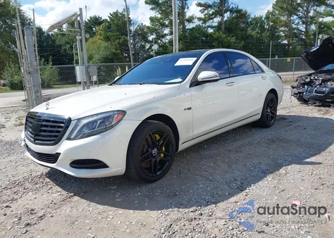 2015 Mercedes-Benz S 550 4Matic z USA, uszkodzony, nr VIN WDDUG8FB2FA201895